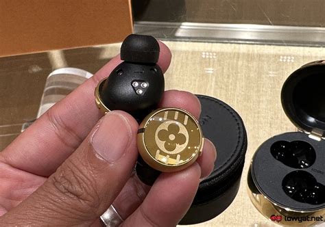 lv horizon earphones|Louis Vuitton Horizon Light Up Earphones .